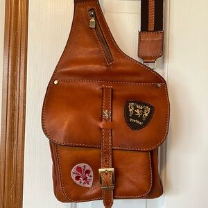 Pratesi Italian Leather Unisex Crossbody Bag, Excellent Used Condition, clean!